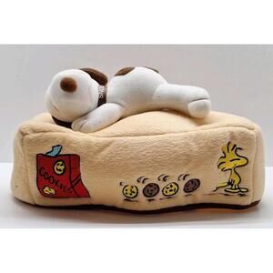 Vintage and Rare Sleeping Snoopy, Peanuts UFS, Tissue Box Cover